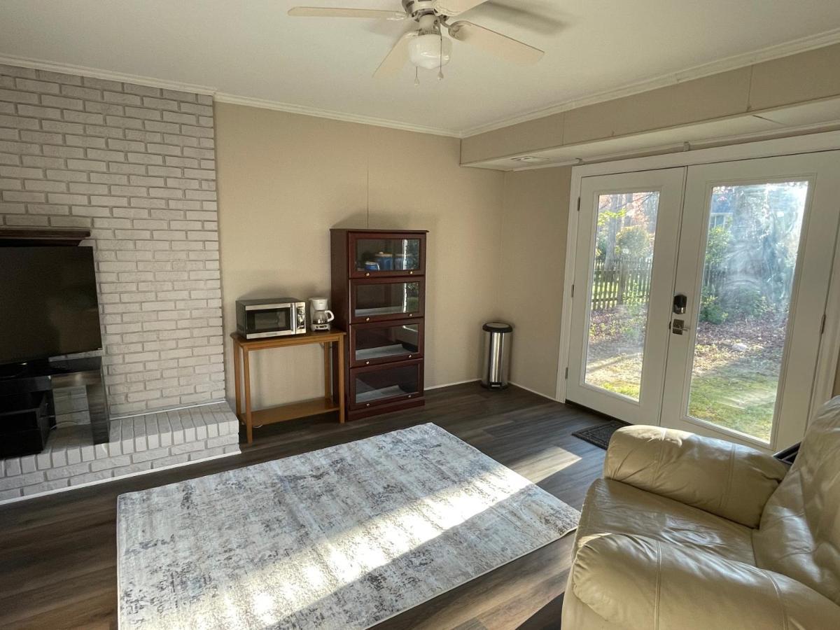 Serene Landing Place Near Downtown Cary Exterior photo